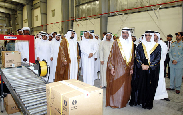 "..وخلال جولة في المصنع عقب التدشين"