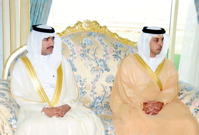 "عمر بن زايد ونهيان بن مبارك خلال الاستقبال"