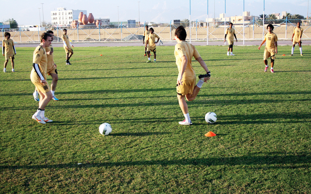 "جانب من تدريبات الفريق"