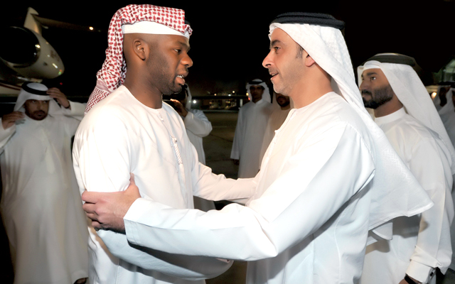 "سيف بن زايد خلال استقباله محمد خميس"