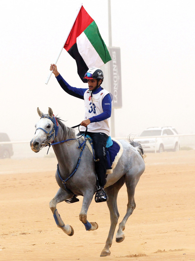 "الفارس البطل راشد بن سعيد آل مكتوم"