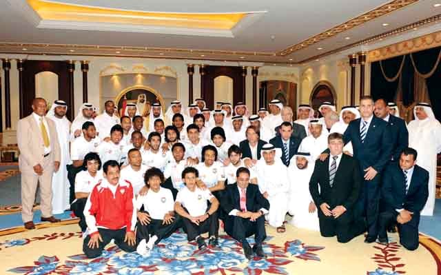 "رئيس الدولة يتوسط نجوم المنتخب الأولمبي صناع الإنجاز"