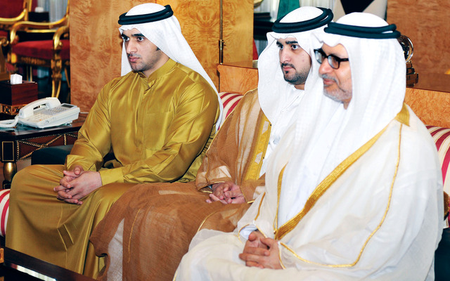 "مكتوم وراشد بن محمد وأنور قرقاش"