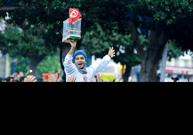 "شارع الحبيب بورقيبة في 14 يناير 2011 حينما نجحت الثورة"