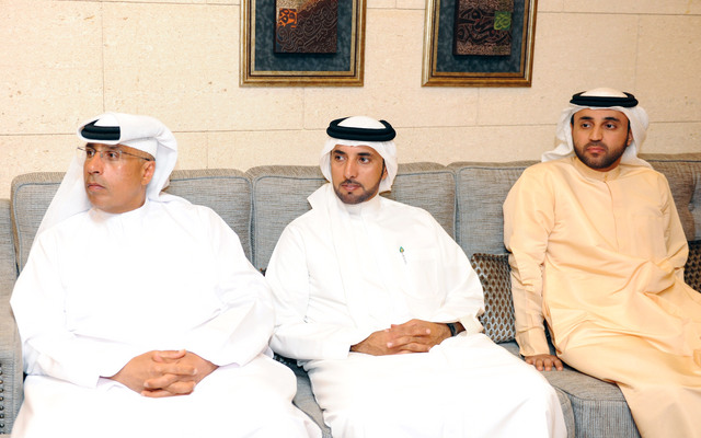 "أحمد الشيخ وخليفة سليمان وسلطان السبوسي خلال اللقاء"