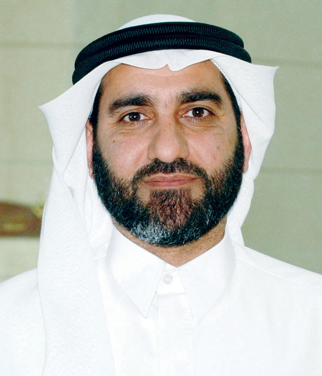 "عمر الخطيب: نعتمد على نخبة من الكفاءات من الرجال والنساء ونسبة التوطين في القسم مئة في المئة"