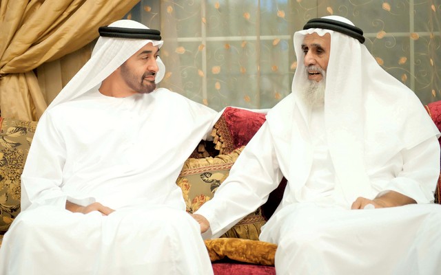 "..وسموه لدى زيارته مبارك المنصوري"