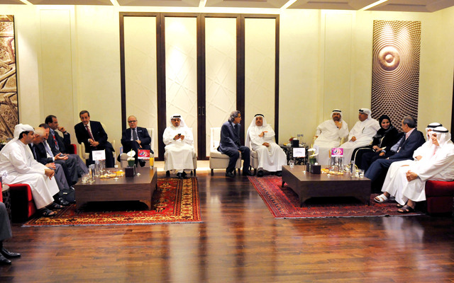 "احمد الشيخ وغسان طهبوب وظاعن شاهين وسعد بن طفلة العجمي وعثمان العمير وجورج سمعان وقيادات إعلامية خلال اللقاء"