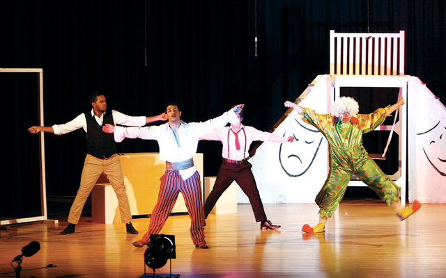 "مسرحية »من ذاكرة الغربة والرحيل« تجربة أولى"