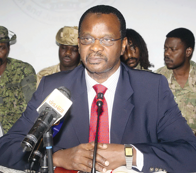 "التيجاني سيسي :المسلحون يسعون إلى إفساد اتفاق الدوحة للسلام"