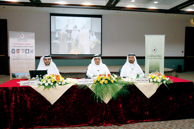 "سلطان السويدي وعبد الخالق عبدالله وسالم الحوسني في الجلسة الأولى"