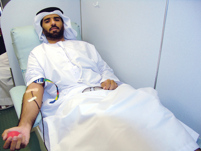 "الإماراتيون يتصدرون قائمة المتبرعين"