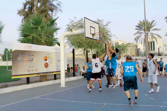 "من منافسات السلة في دورة العام الماضي"