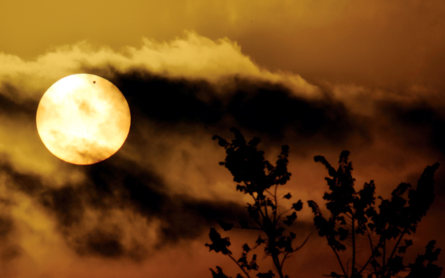 "الزهرة في عدسة التليسكوب من روما"