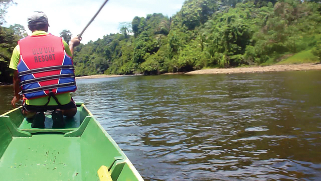 "الرحلة إلى قرية أولو تيمبرونغ"