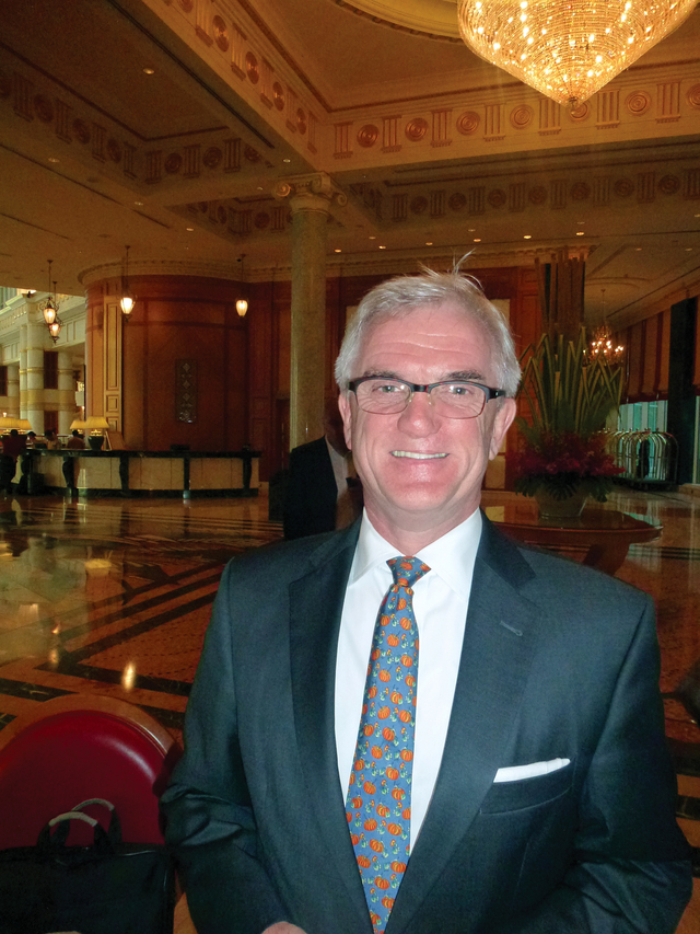 "ديسموند أشيسون: خطان جويان مباشران من بروناي أحدهما إلى دبي والآخر إلى لندن"