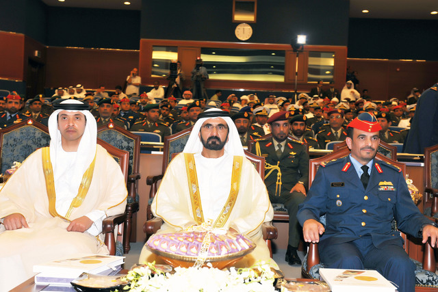 "محمد بن راشد خلال حضوره حفل التخريج بحضور هزاع بن زايد ورشاد السعدي"