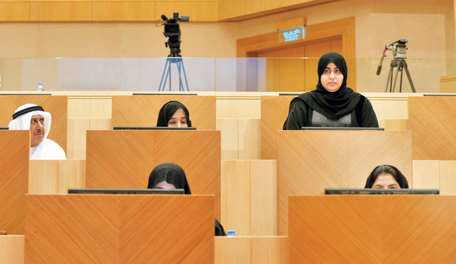 "إحدى جلسات المجلس"