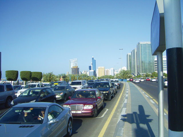 "تأمين السيارات انخفضت قيمة أقساطه خلال السنوات الماضية\t\tالبيان"