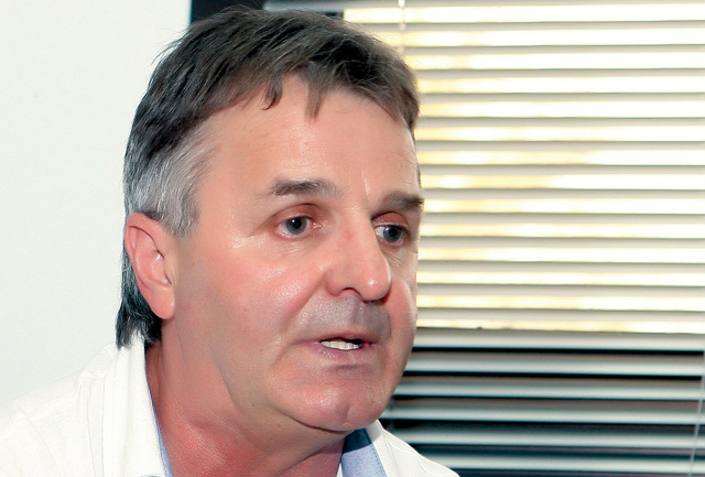 "جمال حاجي : 10 مباريات ودية قبل المشاركة في دورة التأهل"