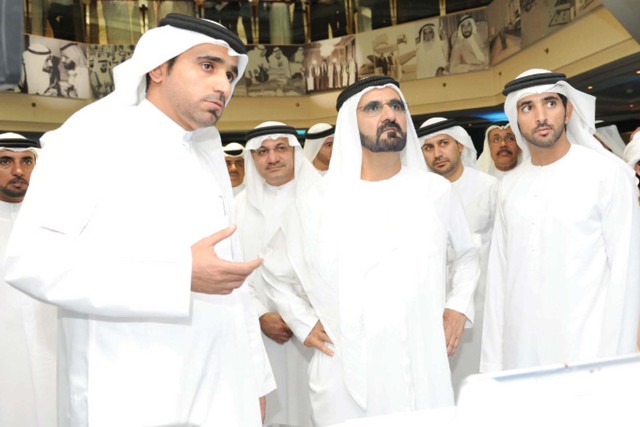 "نائب رئيس الدولة يتابع باهتمام شرحا عن منجزات التربية بحضور حمدان بن محمد"