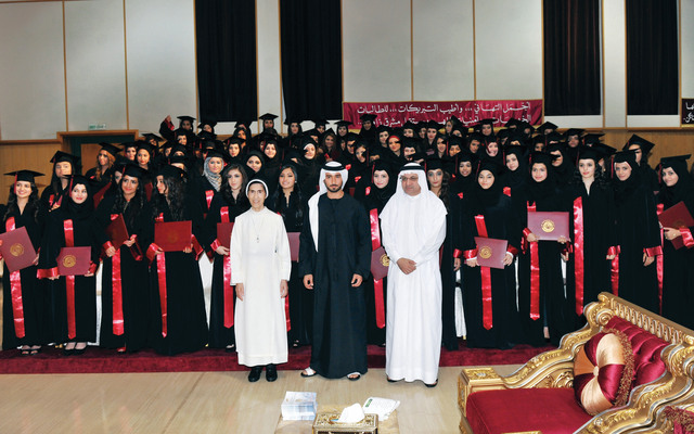 "لقطة تذكاريةمع الخريجين  \tتصوير: محمد هشام"