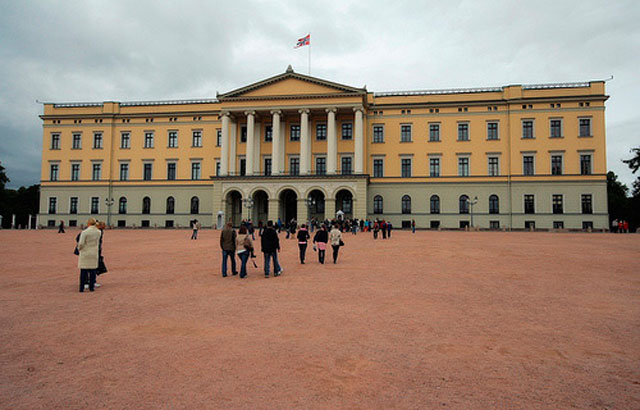 "القصر الملكي في أوسلو"