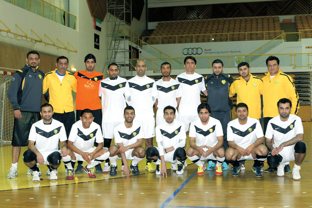 "فريق الوصل مع الجهازين الفني والاداري \"البيان\""