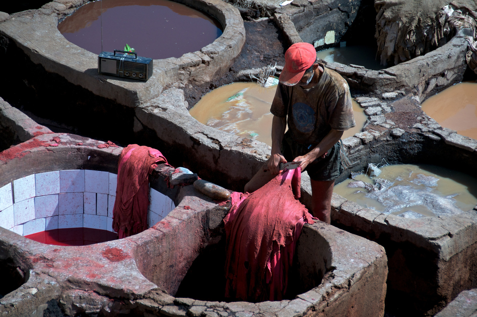 "دباغة الجلود في فاس البالي - فاس القديمة"