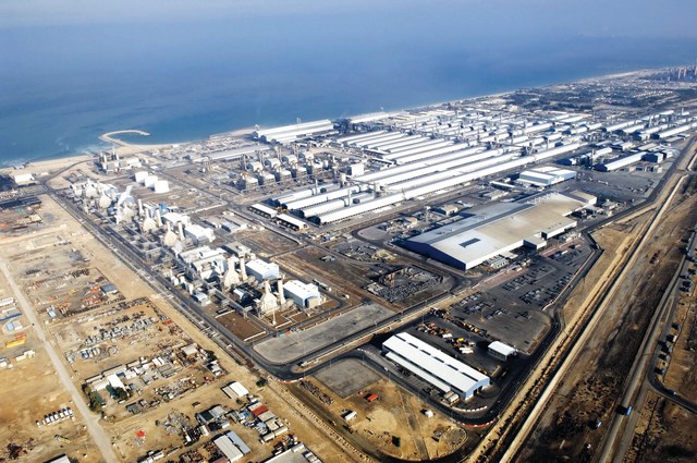 "القطاع غير النفطي يعزز مساهماته في الناتج المحلي الإجمالي\t\t (البيان)"