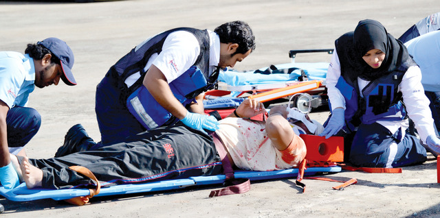 "أثناء عملية إسعاف أحد المصابين\t (من المصدر)"