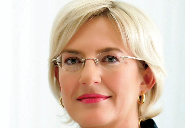 "بيترا هيدورفر"