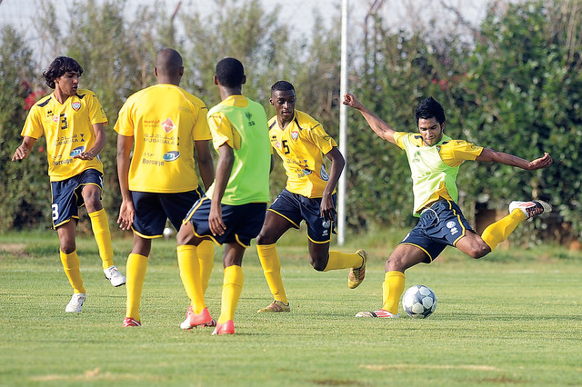 "تقسيمة ودية خلال تدريبات المنتخب \t (من المصدر)"