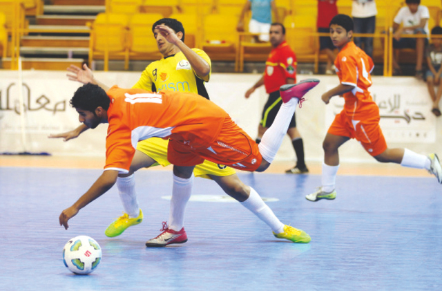 "\"البرتقالي\" أقصى الامبراطور بالثمانية\t \"البيان\""