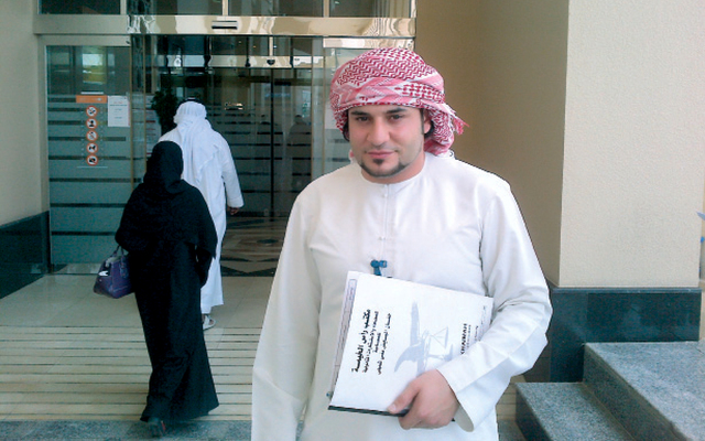 "ربيع لطفي حمدان: اجراءات المعاملات سهلة وواضحة ولا مشاكل"