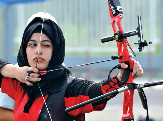 "موزة المهيري"