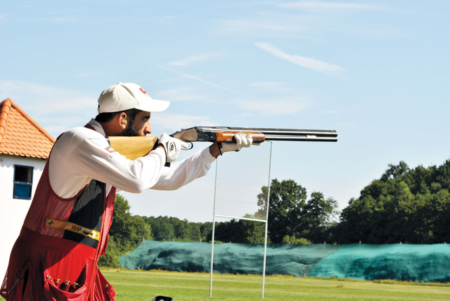 "سعيد بن مكتوم امل الامارات فى الاسكيت  \tارشيفيه"