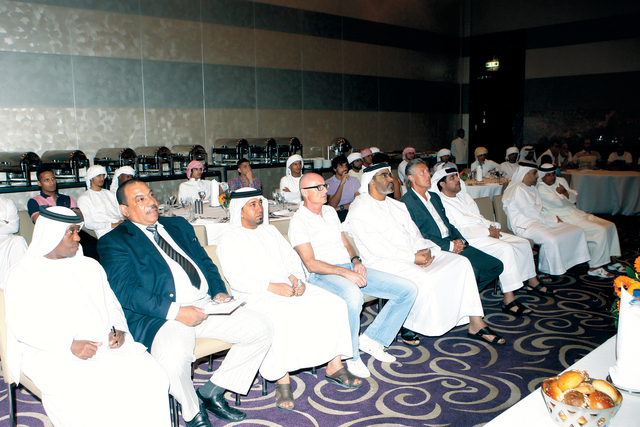 "من حفل تقديم مدرب بني ياس الجديد\t ( من المصدر)"