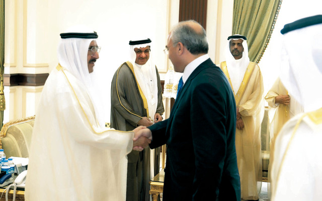 "حمدان بن راشد يستقبل رؤساء الوفود"