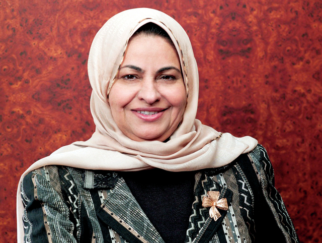 "سارة أكبر"