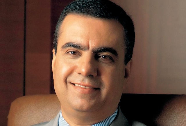 "عادل علي: معدلات نمو جيدة تعكس مكانة الناقلة"