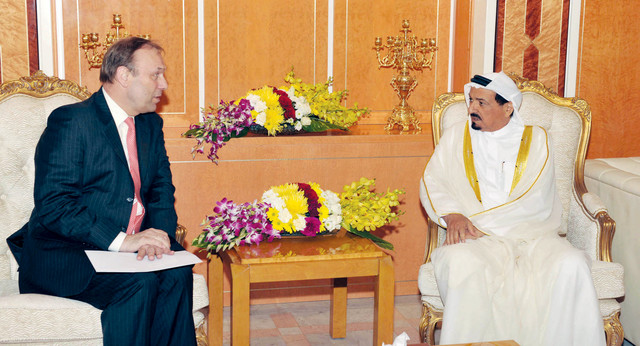 "...وخلال استقباله قنصل هولندا"