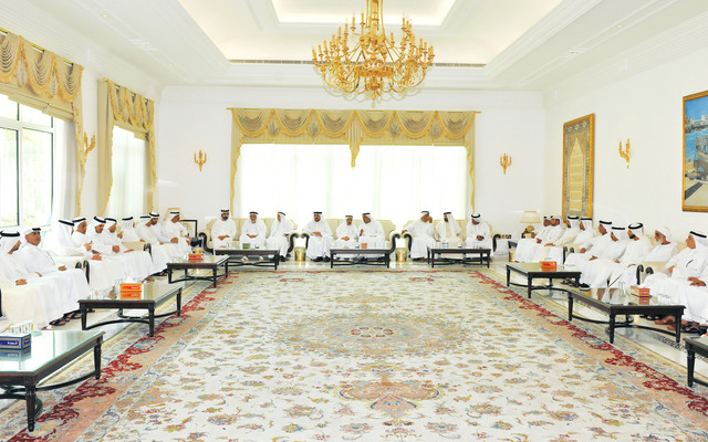 "محمد بن راشد خلال تقديم واجب العزاء لمحمد عبيدالله بحضور حمدان بن محمد وجمعة الماجد ومحمد النابودة"