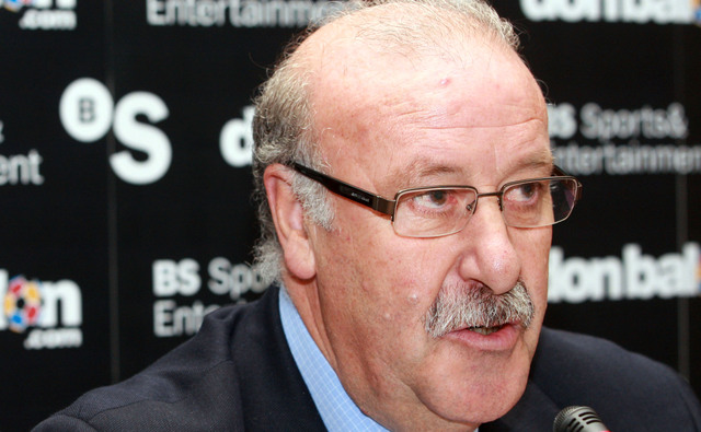 "دل بوسكى مدرب المنتخب الاسبانى ارشيفية"