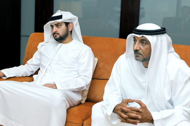 "مكتوم بن محمد وأحمد بن سعيد خلال اللقاء"