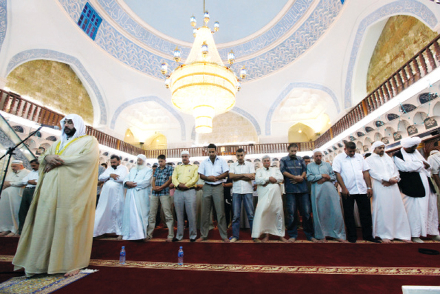"الصلاة قائمة والدعاء مستجاب بإذن الله"