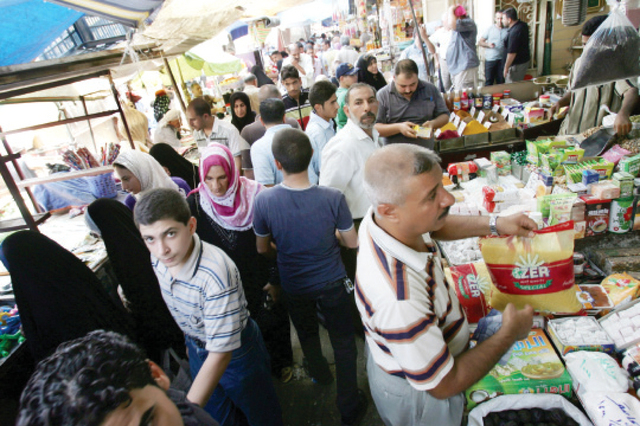 "إقبال كثيف على مشتريات رمضان"
