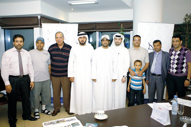 "لقطة جماعية للحضور أثناء المؤتمر"