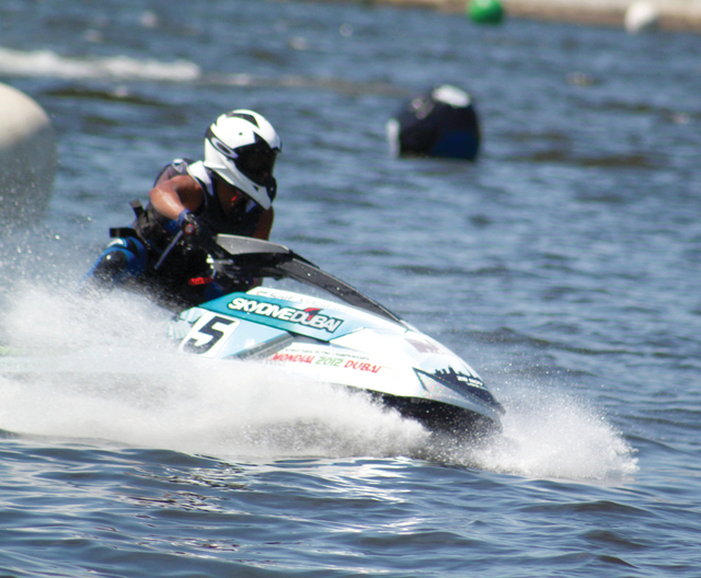 "سيف المعصم قدم مستوى متميزاً في اليوم الأول  \tمن المصدر"