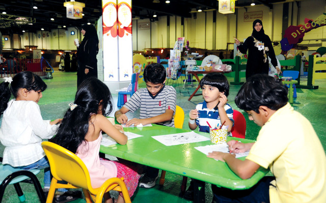 "جانب من فعاليات المركز في عالم مدهش \tمن المصدر"